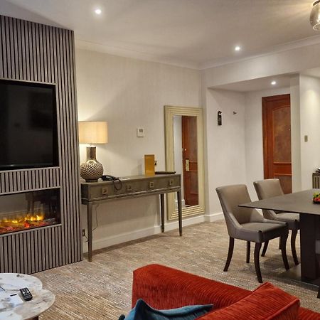 Hotel Coppid Beech Bracknell Exterior foto