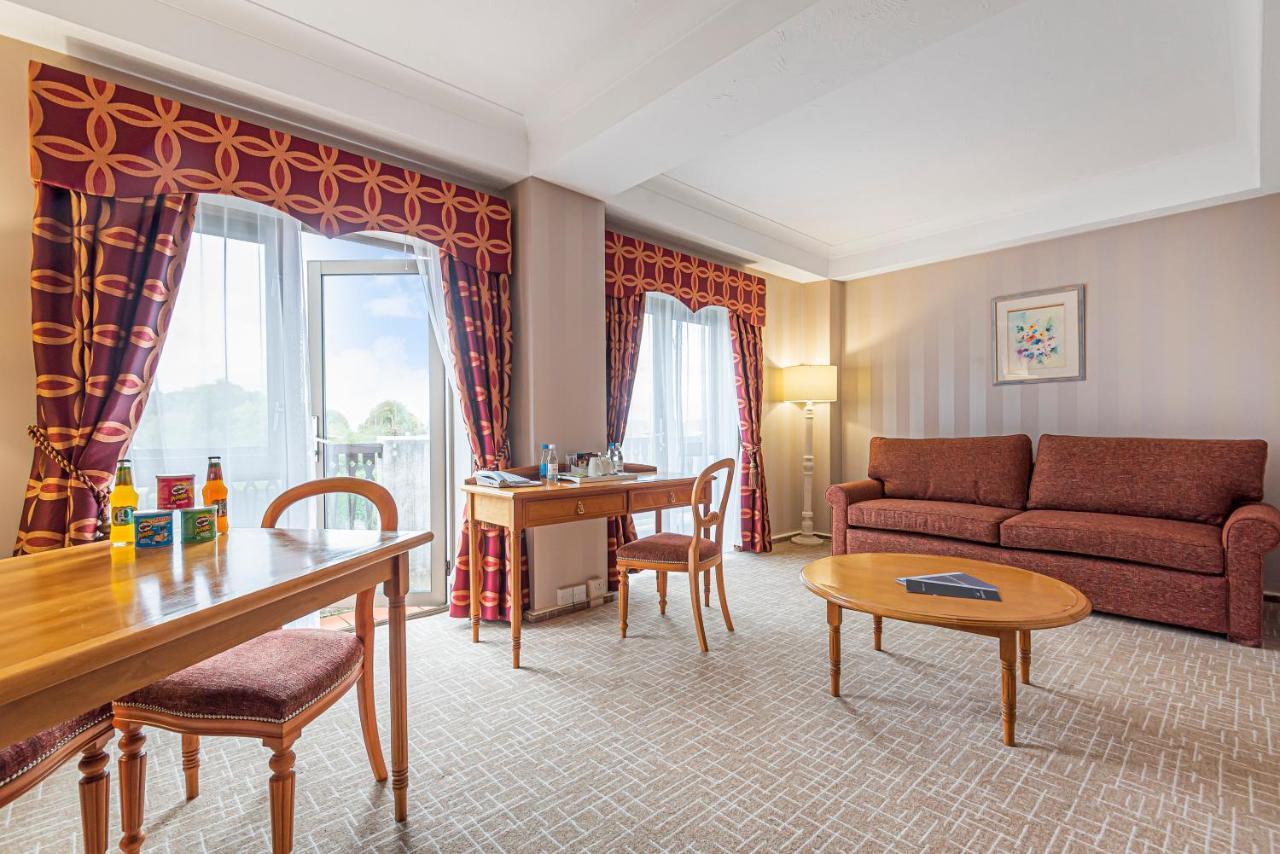 Hotel Coppid Beech Bracknell Exterior foto