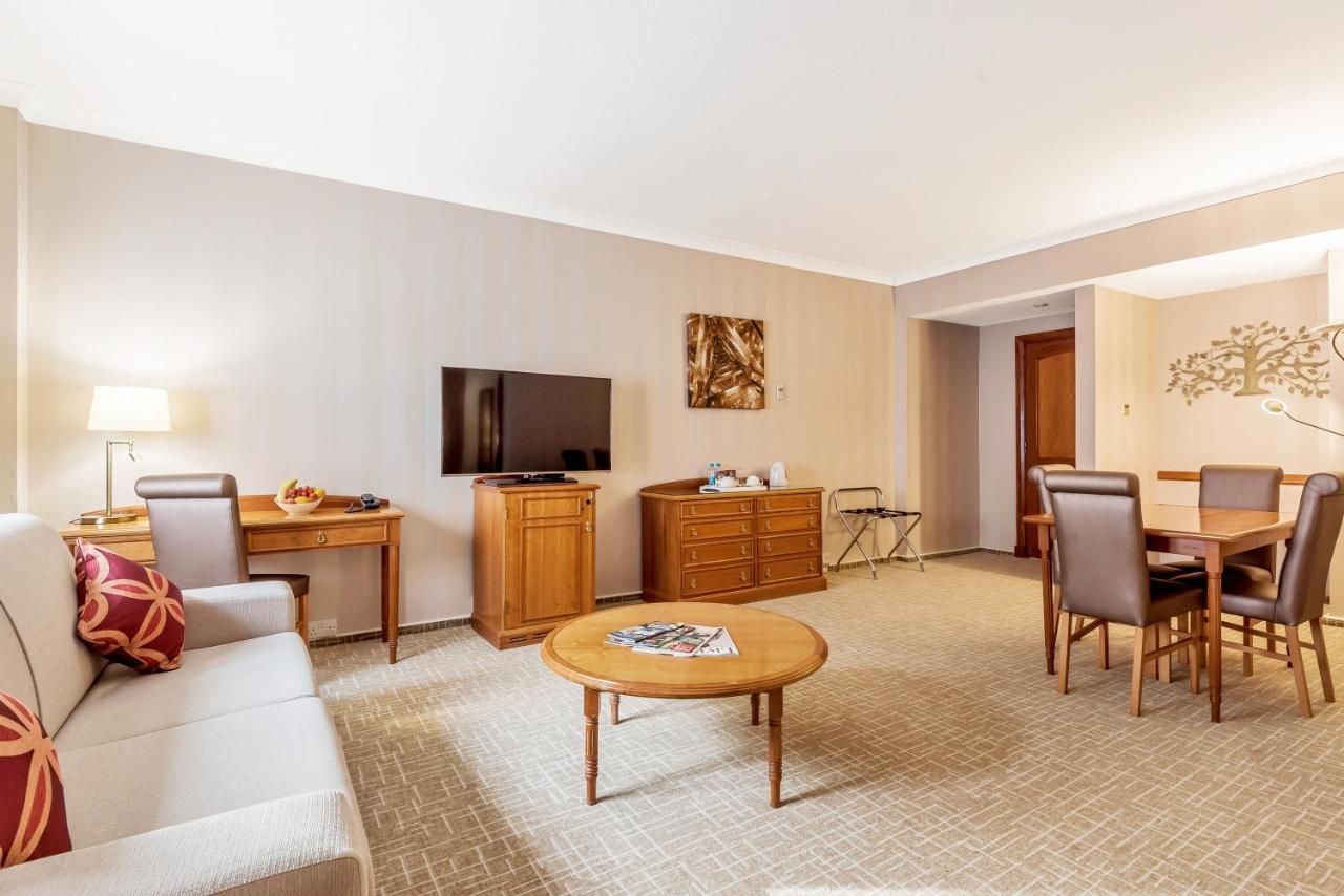Hotel Coppid Beech Bracknell Exterior foto