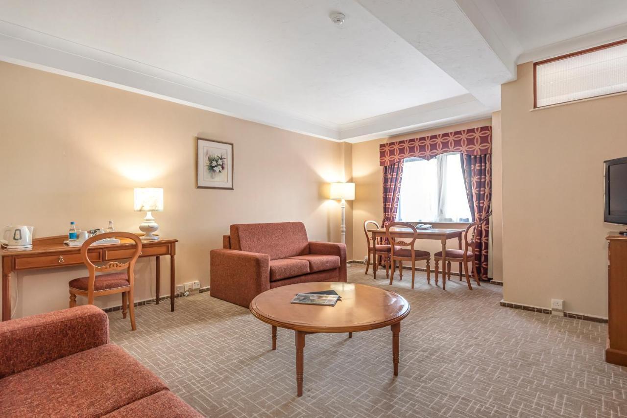 Hotel Coppid Beech Bracknell Exterior foto