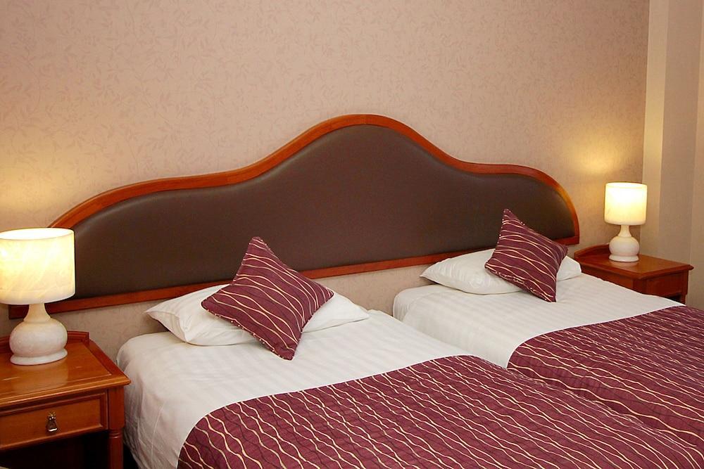 Hotel Coppid Beech Bracknell Exterior foto